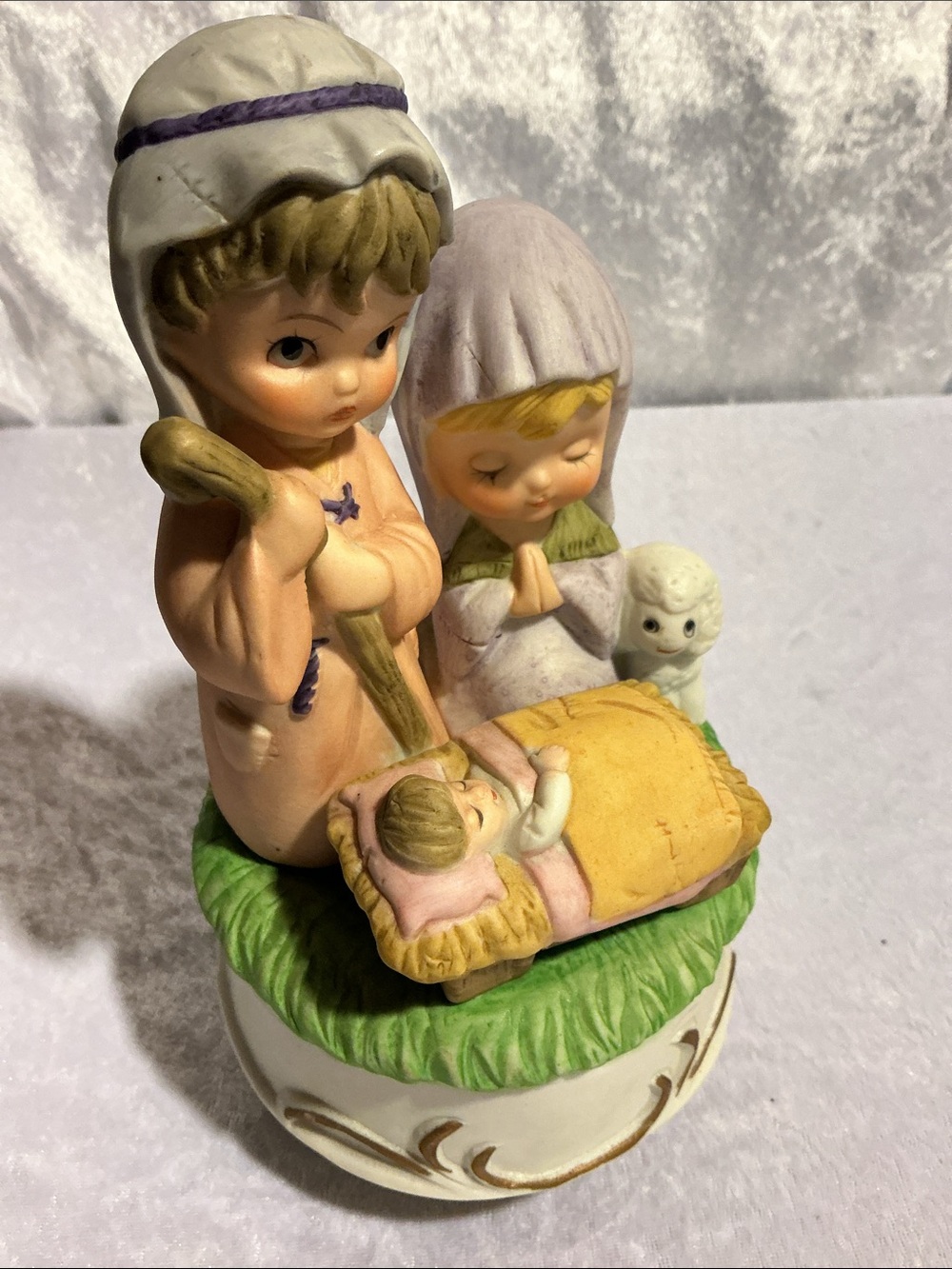 Vintage Ceramic Nursery Music Box Figurine